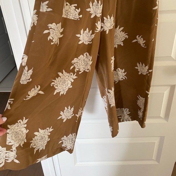 Vince Silk Chrysanthemum Romper/Jumpsuit, Brown/White, Size Small - Picture 4 of 11